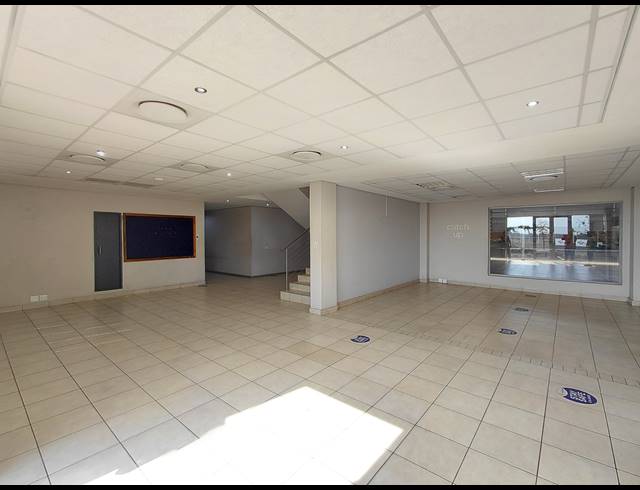 11,694M² WAREHOUSE TO LET IN CLAYVILLE